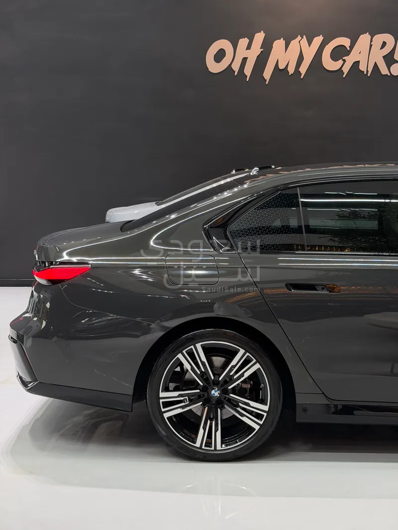 2025 BMW 7 Series 740i