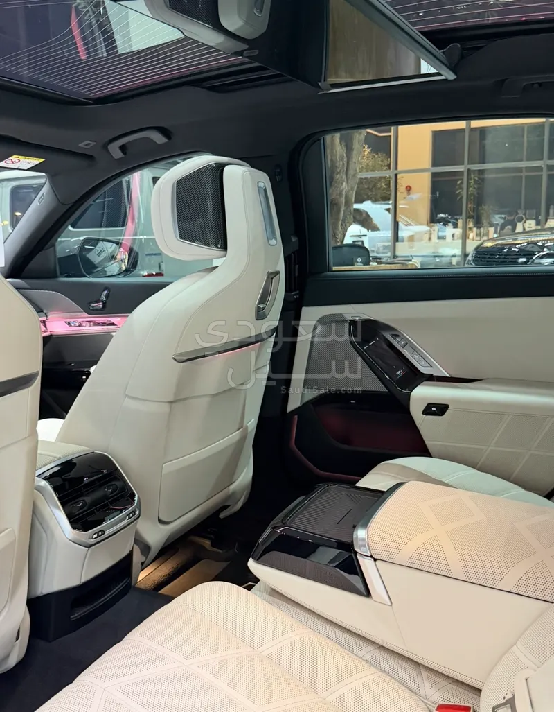 2025 BMW 7 Series 740i