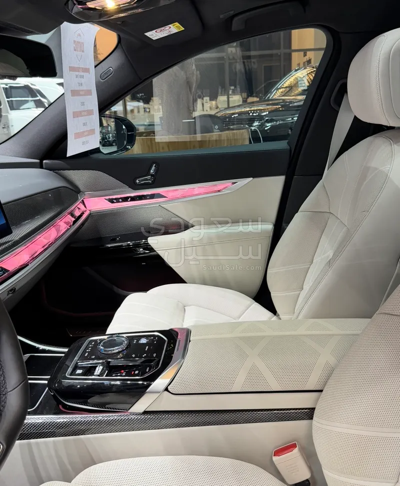 2025 BMW 7 Series 740i