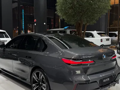 2025 BMW 7 Series 740i