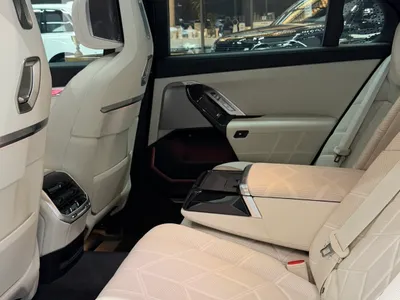 2025 BMW 7 Series 740i