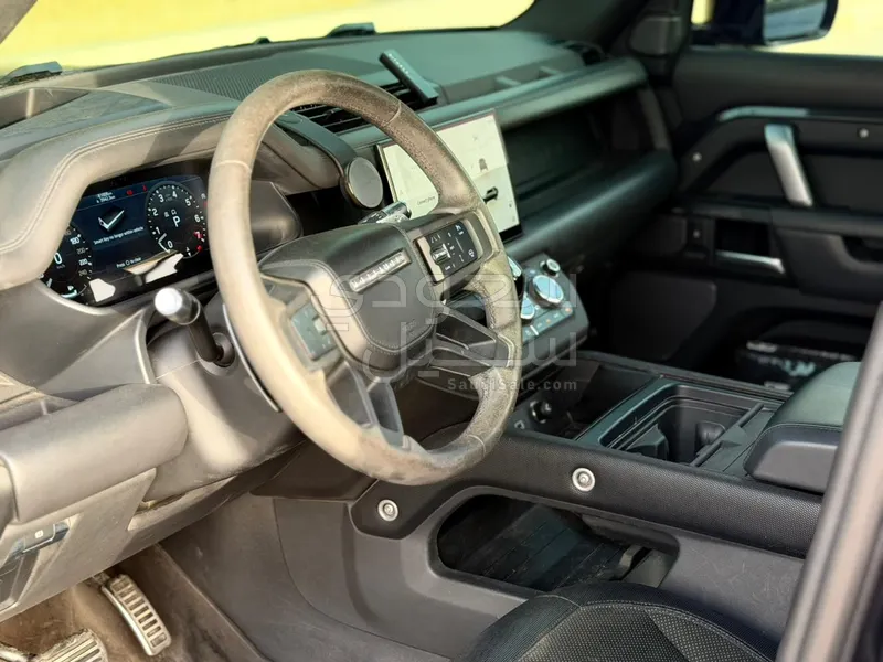 2022 لاند روفر ديفيندر 110