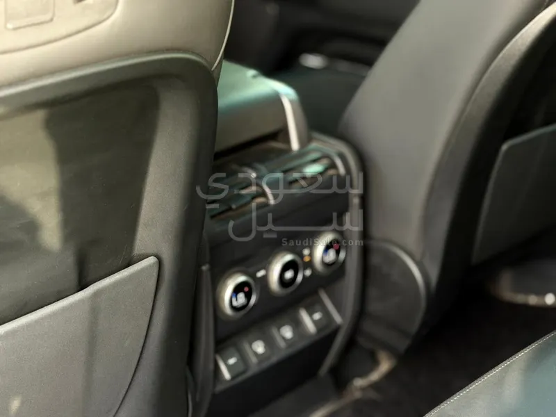 2022 لاند روفر ديفيندر 110