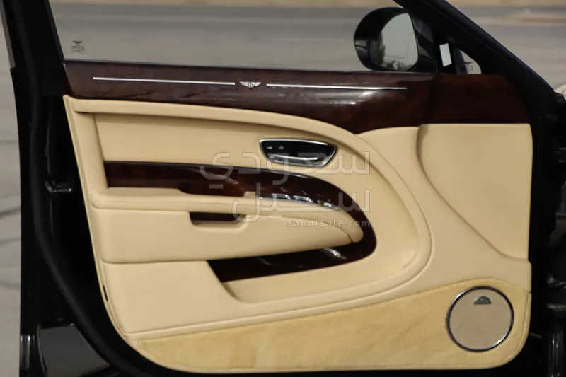 2019 بنتلي مولسان