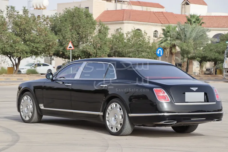 2019 بنتلي مولسان