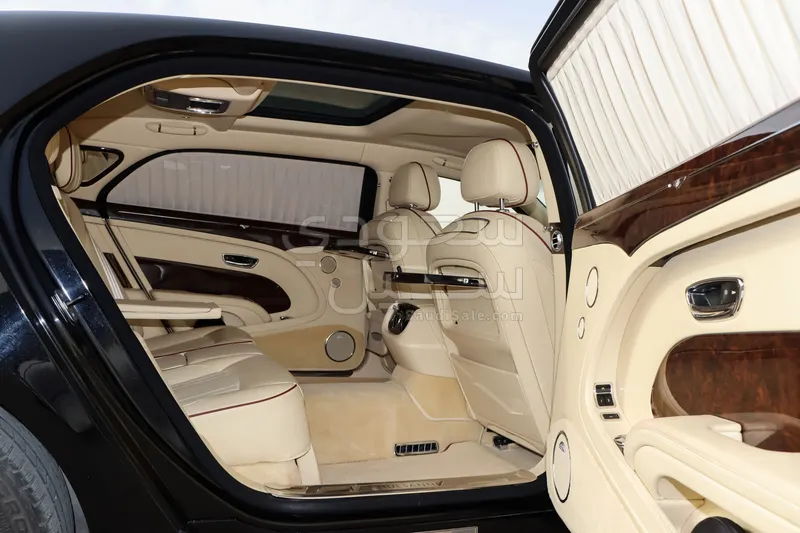 2019 بنتلي مولسان