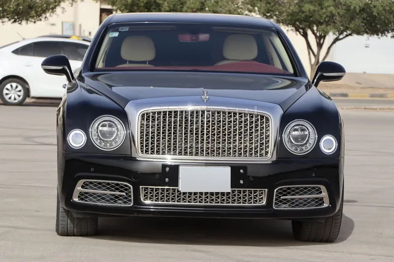 2019 بنتلي مولسان