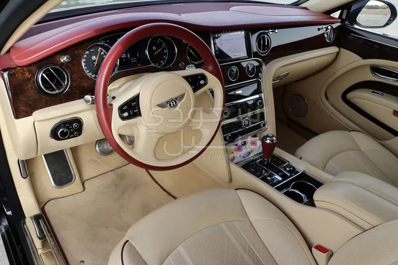 2019 بنتلي مولسان