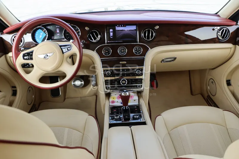 2019 بنتلي مولسان