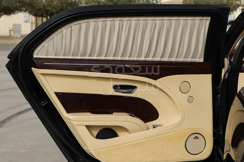 2019 بنتلي مولسان