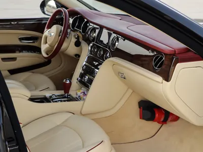 2019 بنتلي مولسان