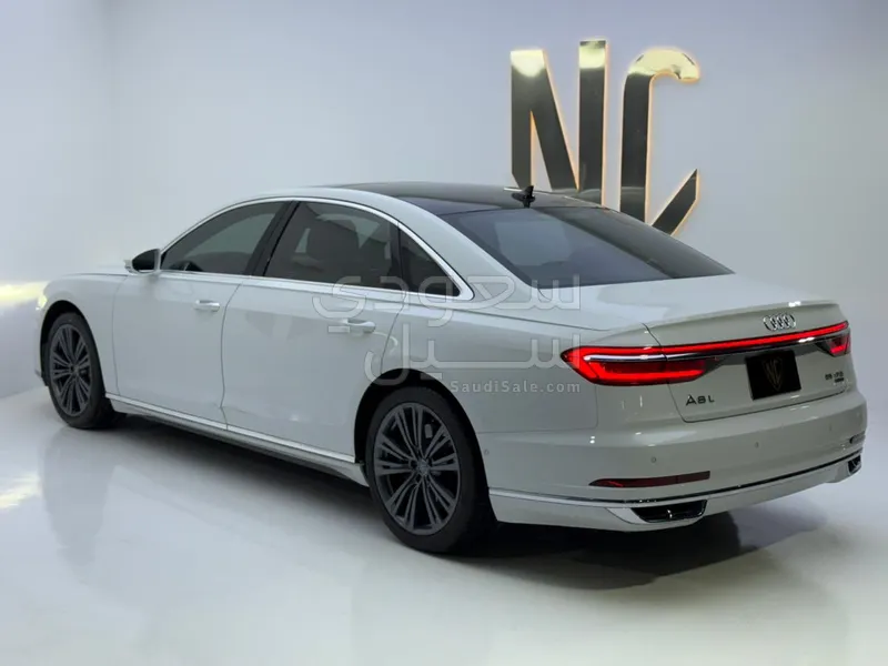 2019 اودي اي 8 ال