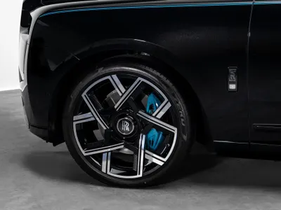 2026 رولز رويس كولينان بلاك بادج