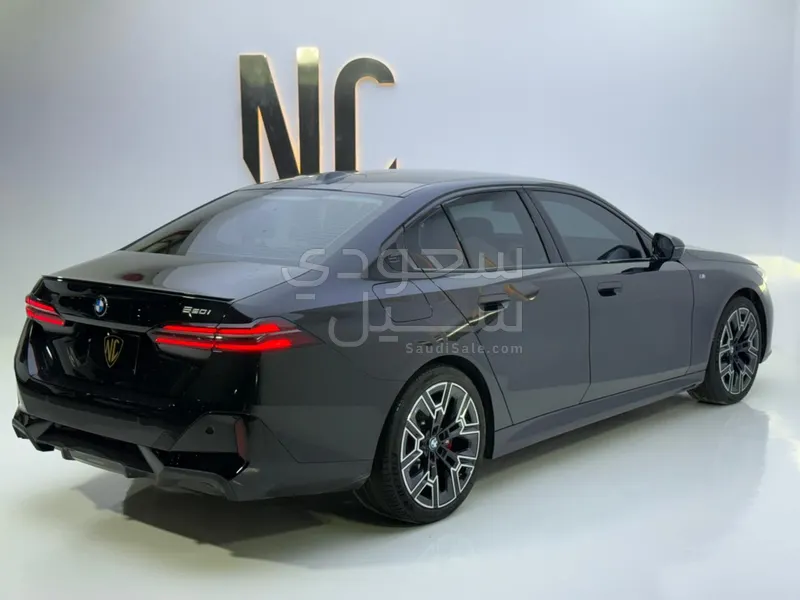 2026 بي ام دبليو الفئة الخامسة 520 أي