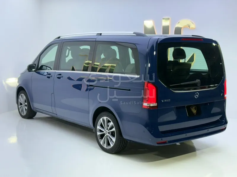 2023 مرسيدس - بنز في 250