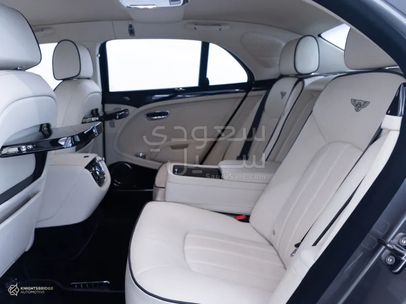 2011 بنتلي مولسان