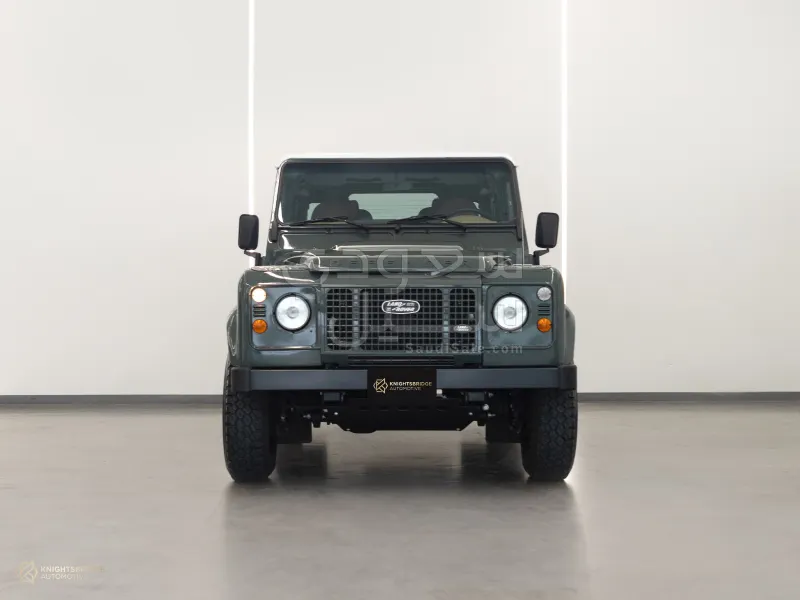 2012 لاند روفر ديفيندر 90