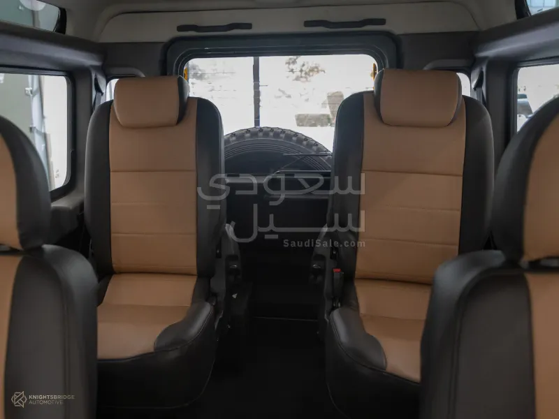 2012 لاند روفر ديفيندر 90