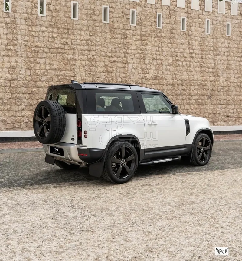 2023 Land Rover Defender 90