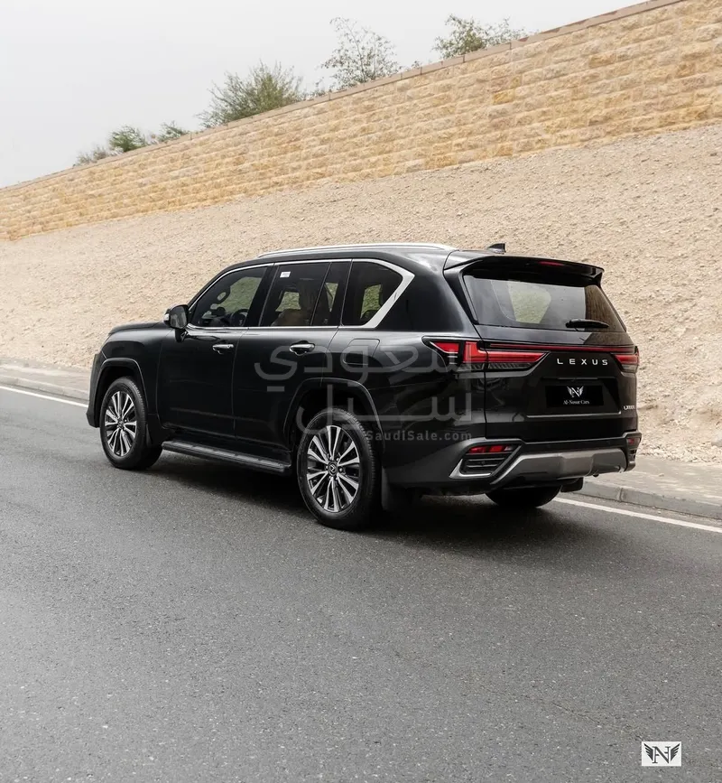 2025 لكزس إل إكس 600