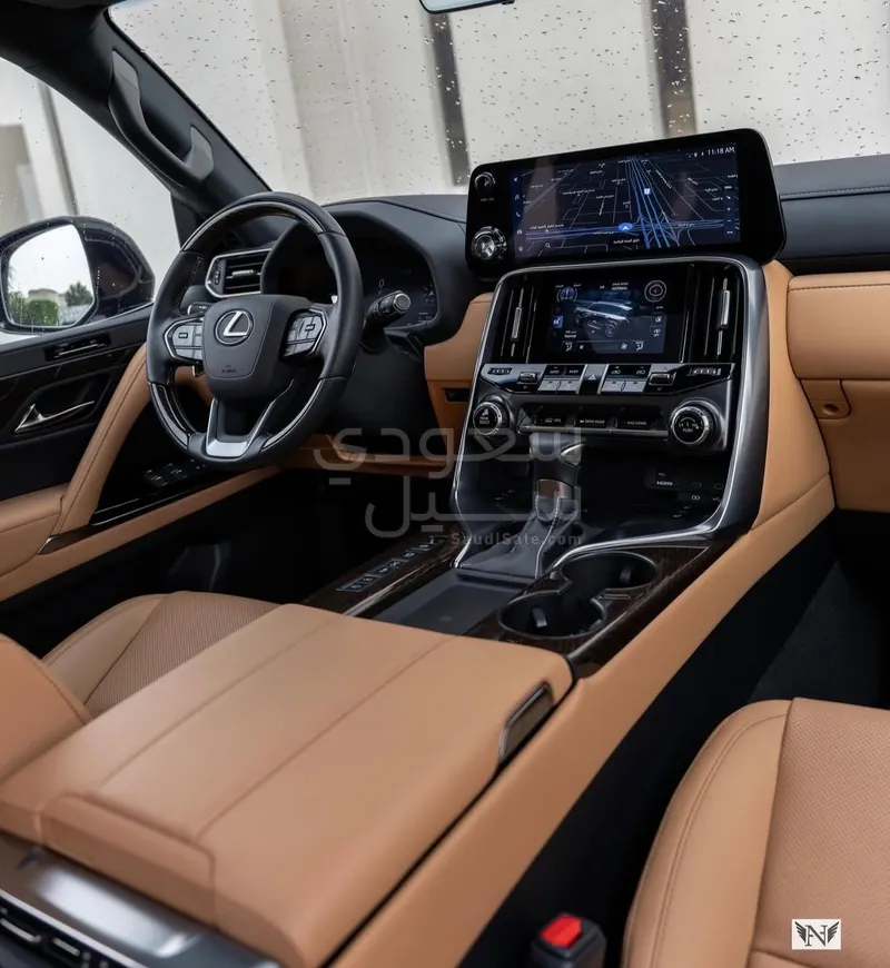 2025 لكزس إل إكس 600