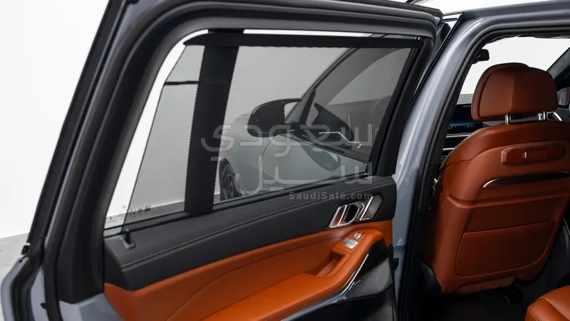 2025 بي ام دبليو الفئة اكس 7 إم كت