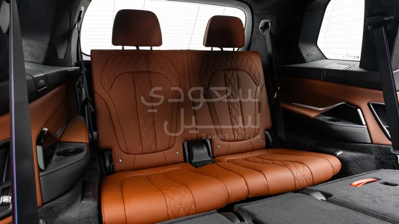 2025 بي ام دبليو الفئة اكس 7 إم كت