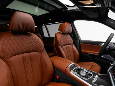 2025 بي ام دبليو الفئة اكس 7 إم كت