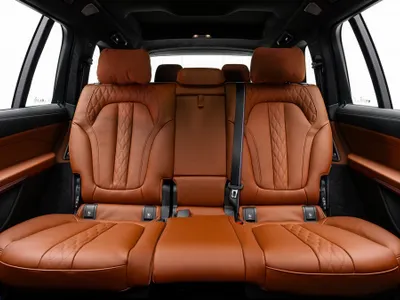 2025 بي ام دبليو الفئة اكس 7 إم كت