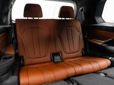 2025 بي ام دبليو الفئة اكس 7 إم كت