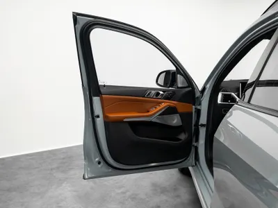 2025 بي ام دبليو الفئة اكس 7 إم كت