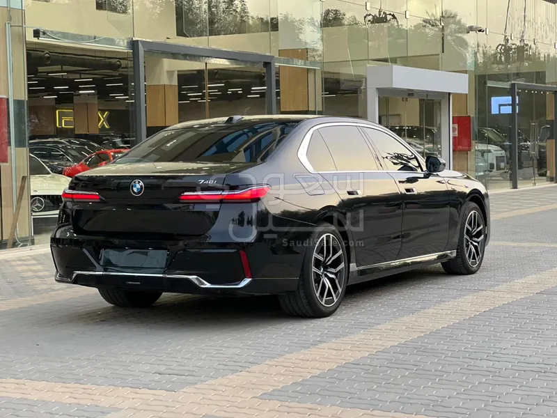 2024 بي ام دبليو الفئة السابعة 740أي