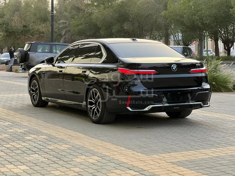 2024 بي ام دبليو الفئة السابعة 740أي