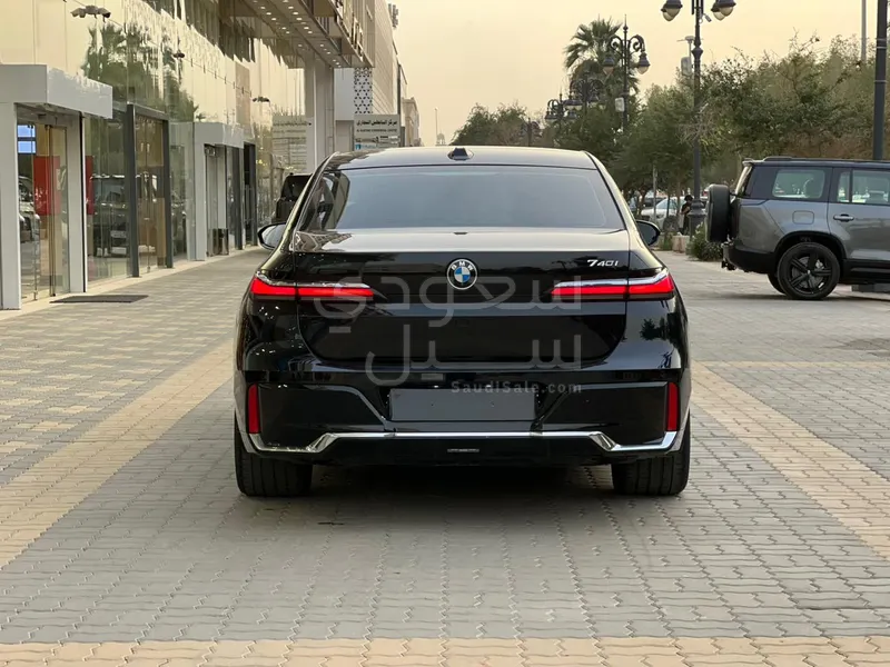 2024 بي ام دبليو الفئة السابعة 740أي