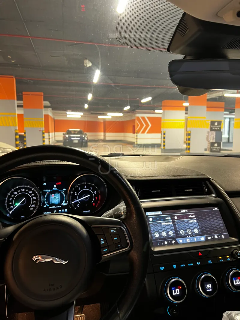 2019 جاكوار اي-بيس