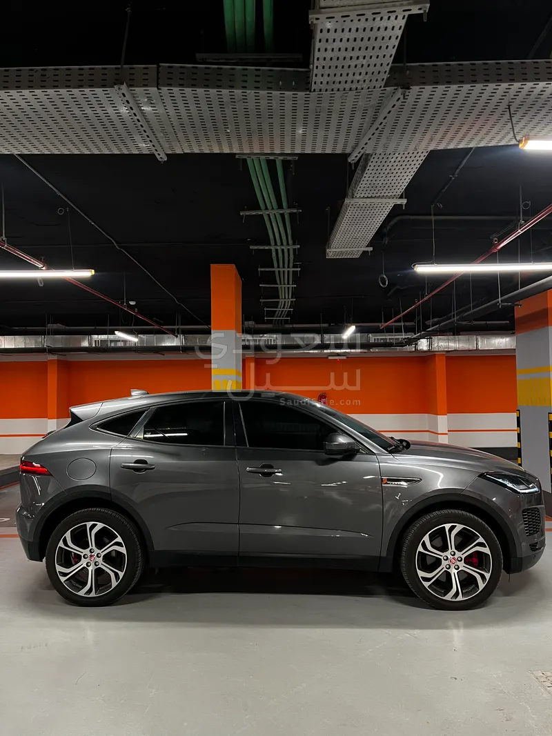 2019 جاكوار اي-بيس