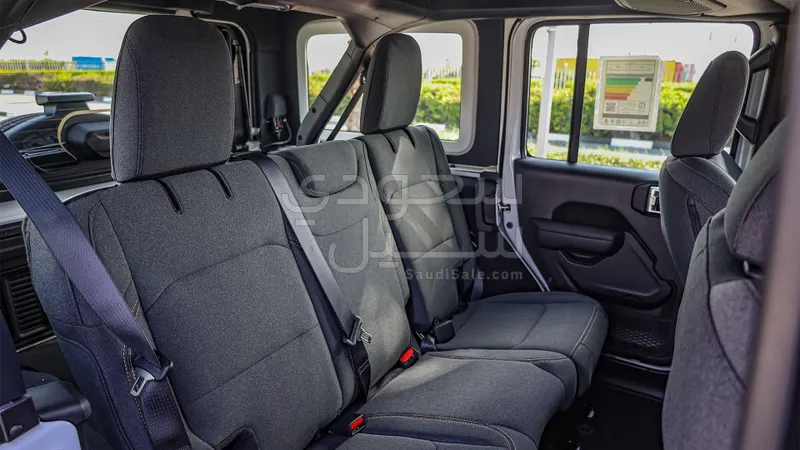 2025 جييب رانجلر سبورت بلس