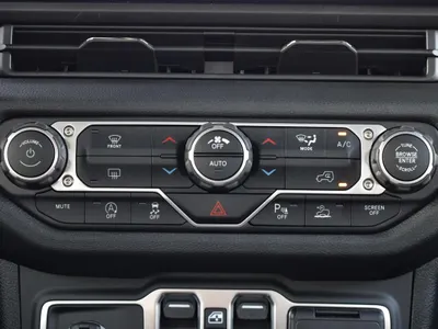 2025 جييب رانجلر سبورت بلس