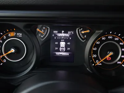 2025 جييب رانجلر سبورت بلس