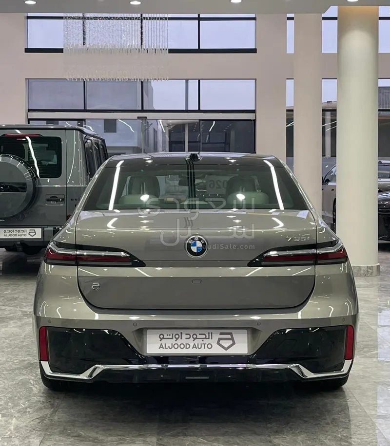 2026 بي ام دبليو الفئة السابعة 735أي