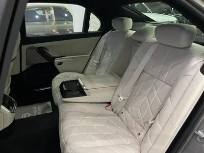 2026 بي ام دبليو الفئة السابعة 735أي