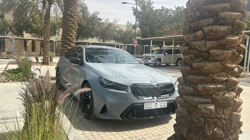 2025 بي ام دبليو الفئة ام إم 5