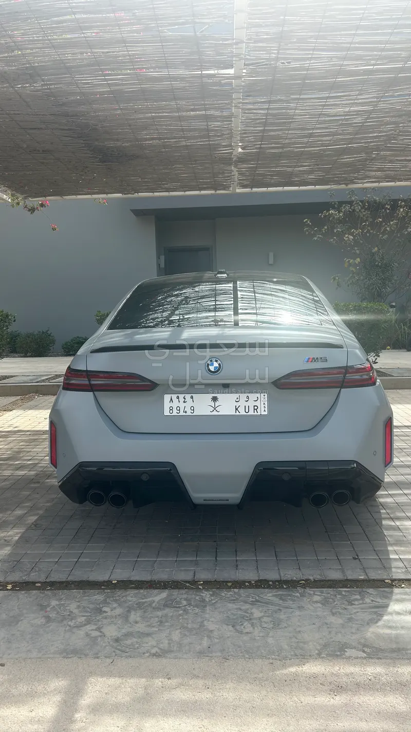 2025 بي ام دبليو الفئة ام إم 5