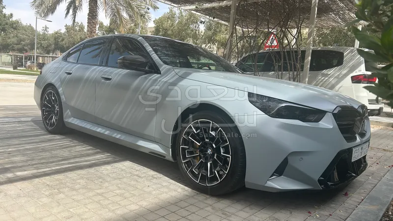 2025 بي ام دبليو الفئة ام إم 5