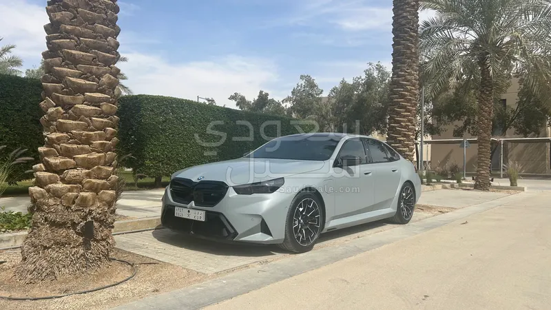 2025 بي ام دبليو الفئة ام إم 5