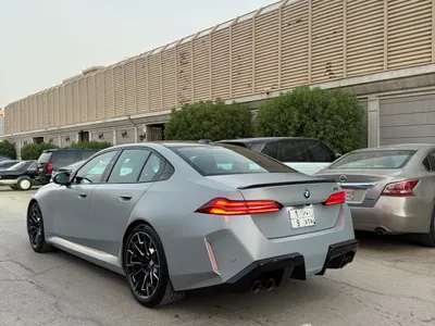 2025 بي ام دبليو الفئة ام إم 5