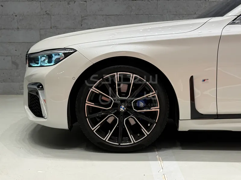 2020 بي ام دبليو الفئة السابعة 730 إل أي