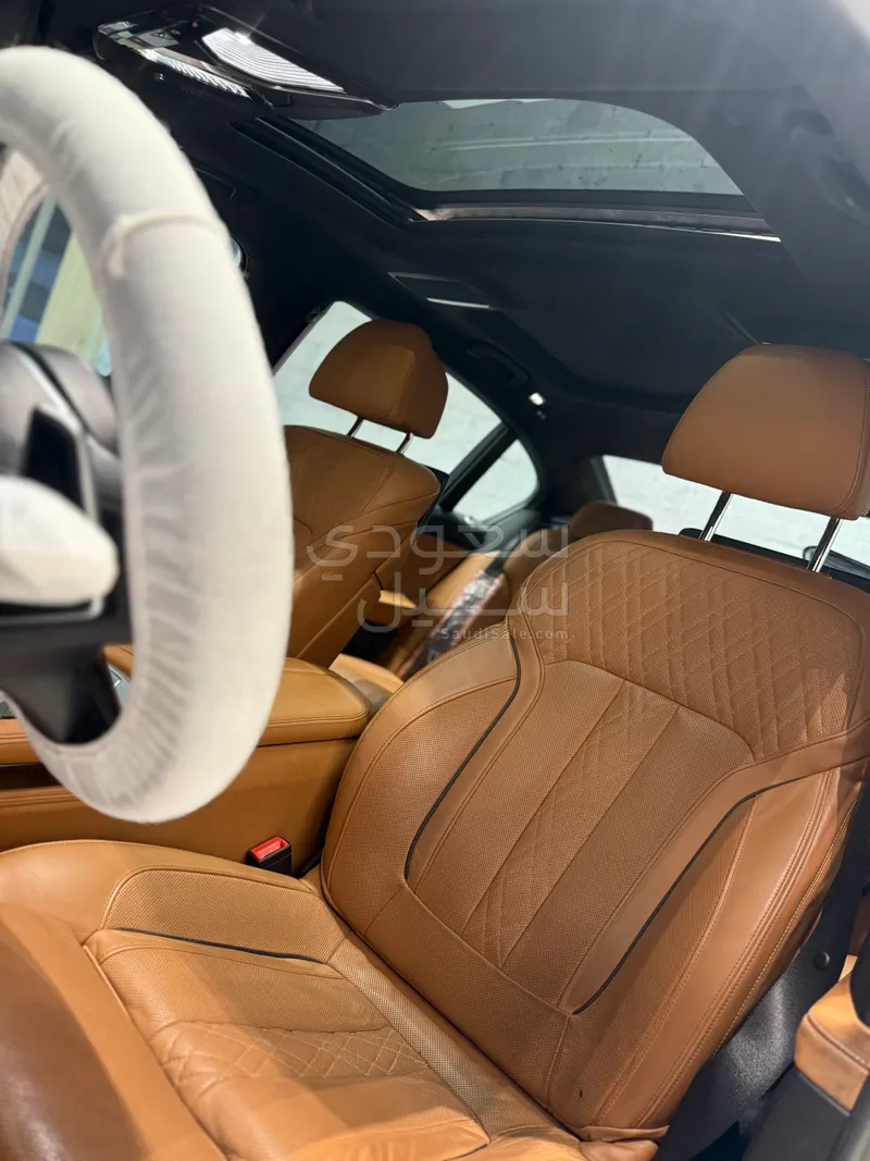 2020 بي ام دبليو الفئة السابعة 730 إل أي