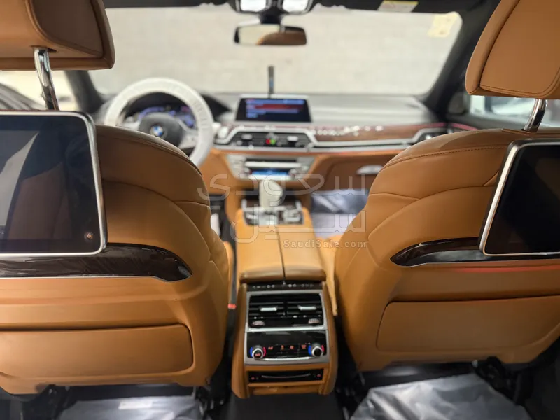 2020 بي ام دبليو الفئة السابعة 730 إل أي