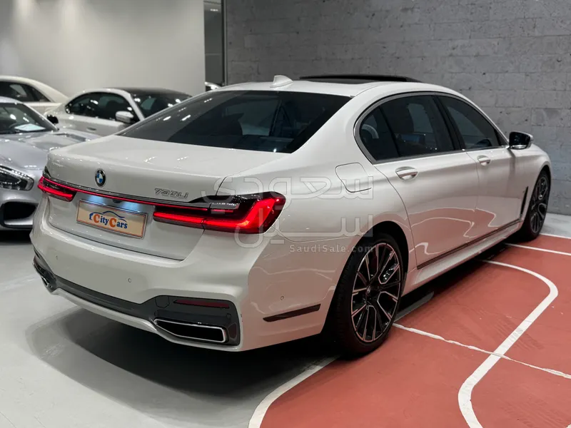 2020 بي ام دبليو الفئة السابعة 730 إل أي